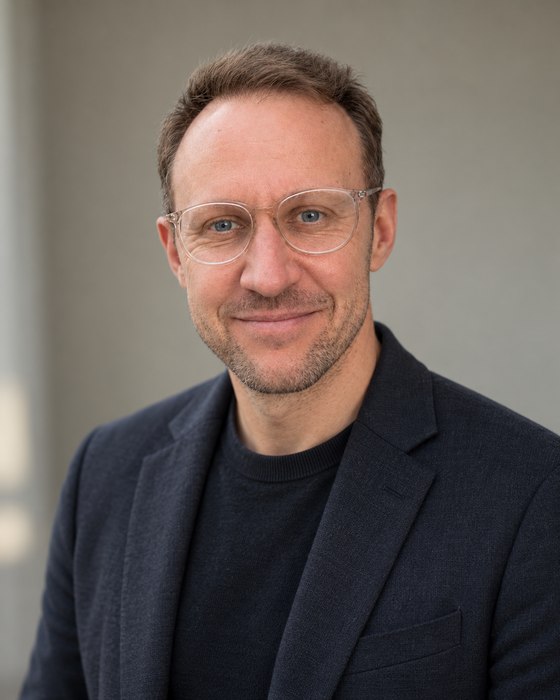 Porträt von Konstantin Knapp